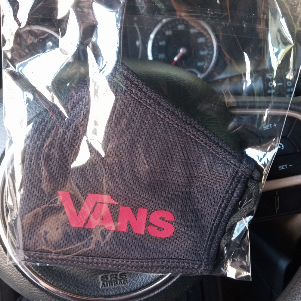 Vans mask os